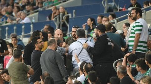 קטטה ביציע (עמרי שטיין) קטטה ביציע