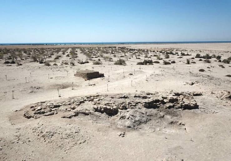 שרידי המבנה העתיק באי Marawah, שתוארכו ל-8,000 שנה