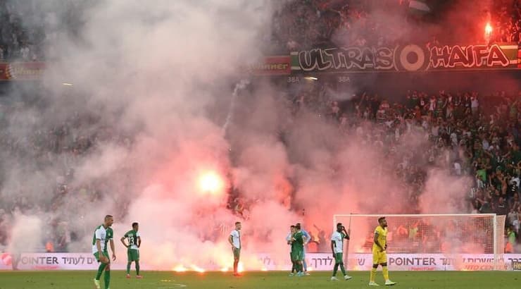 האבוקות של אוהדי מכבי חיפה (רדאד ג'בארה) האבוקות של אוהדי מכבי חיפה