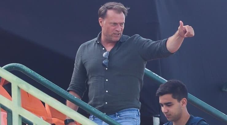 פטריק ואן לוון (שחר גרוס) פטריק ואן לוון