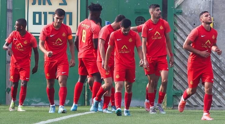 שחקני אשדוד חוגגים (שחר גרוס) שחקני אשדוד חוגגים