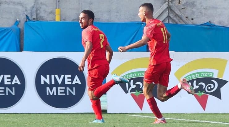 שחקני אשדוד חוגגים (שחר גרוס) שחקני אשדוד חוגגים