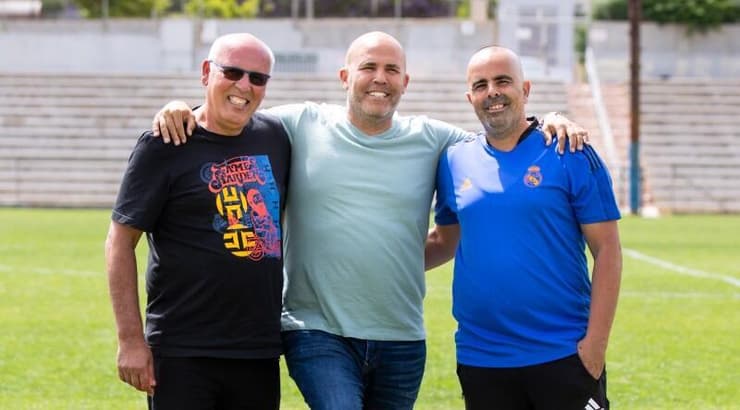 שיתוף פעולה. איציק טפירו, אורן גולן ואלי דגני