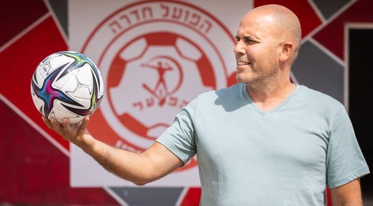 "האצטדיון יביא אוהדים". אורן גולן