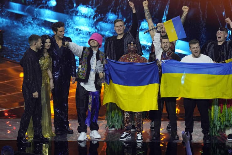 אוקראינה להקת קאלוש אורקסטה חוגגת ניצחון ב אירוויזיון ב טורינו