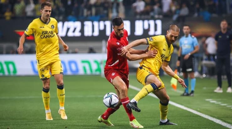 יובאנוביץ' במאבק עם אלחמיד (איציק בלניצקי) יובאנוביץ' במאבק עם אלחמיד