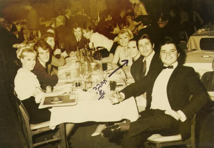מייק ברנט במועדון בארקה בטהרן, 1969
