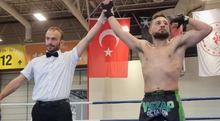 לואי סאקאס חוגג (צילום: פרטי) לואי סאקאס חוגג