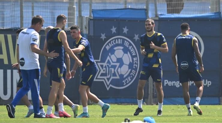 שחקני מכבי ת"א באימון (נעם מורנו) שחקני מכבי ת"א באימון