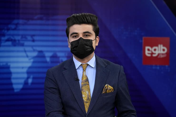 מגישים ערוץ TOLO מחאה ב אפגניסטן כיסוי פנים טליבאן