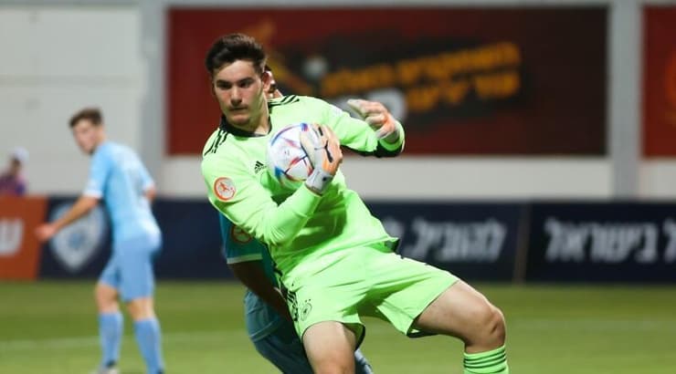 דניס זיימן (שחר גרוס) דניס זיימן