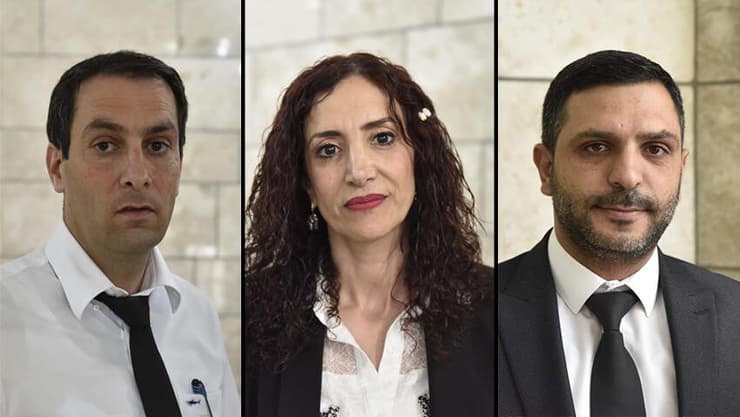 עורכי הדין חאלד מחאג'נה, חנן חטיב, ומונדר אבו אחמד שמייצגים את האסירים