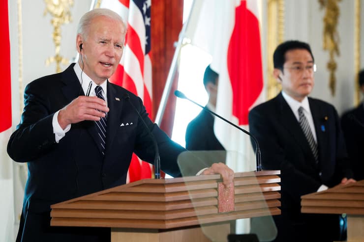 נשיא ארה"ב ג'ו ביידן נפגש ב טוקיו עם ראש ממשלת יפן פומיו קישידה