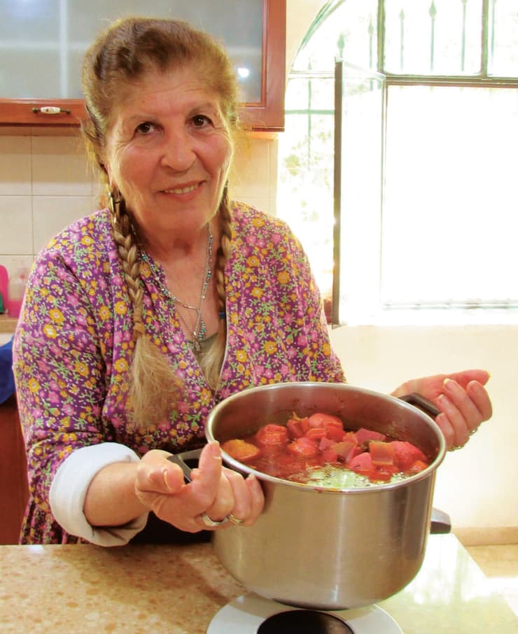 דליה חרפוף וסיר הקובה