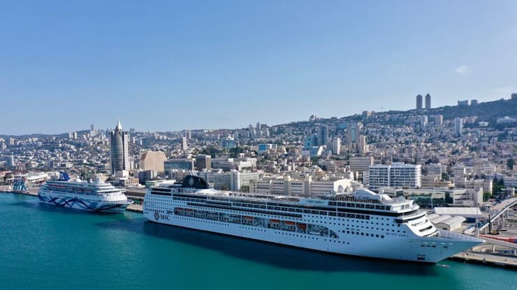 אוניות תענוגות עוגנות בנמל חיפה