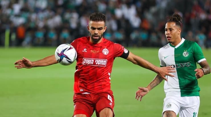 מפנה מקום לעוד זר. ויטור (שחר גרוס) מפנה מקום לעוד זר. ויטור