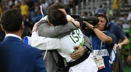 ירדן ג'רבי ושני הרשקו מתחבקים (עמית שיסל) ירדן ג'רבי ושני הרשקו מתחבקים