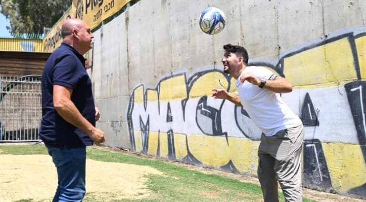 אלמוג כהן ובני לם (נעם מורנו) אלמוג כהן ובני לם