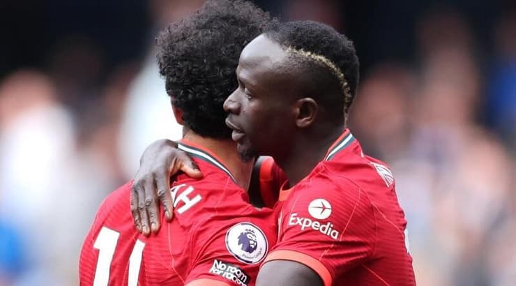 סאדיו מאנה ומוחמד סלאח. תמך בו לאחר שניצח אותו עם הנבחרת