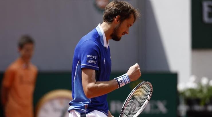 דניל מדבדב חוגג