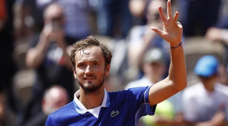 דניל מדבדב חוגג