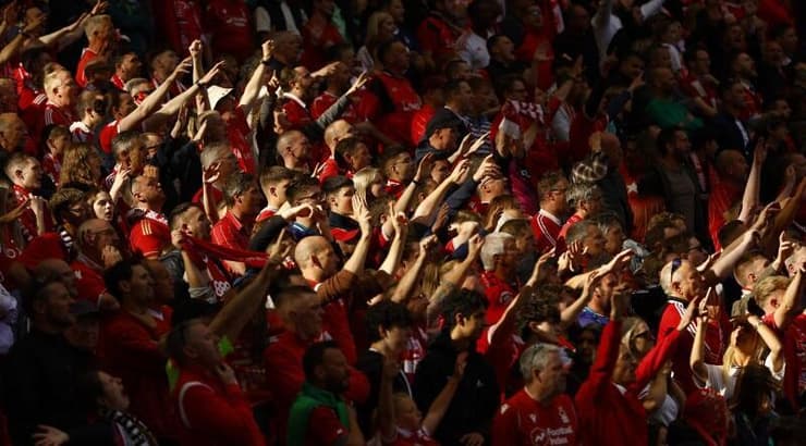 אוהדי נוטינגהאם פורסט (רויטרס) אוהדי נוטינגהאם פורסט