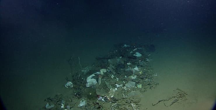מערום פסולת בהפרעת פלמחים (1000 מ' מתחת לפני הים)
