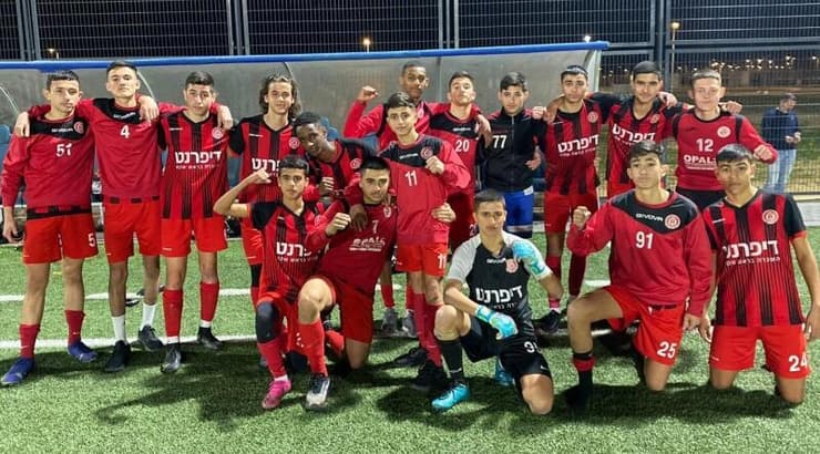 נערים ב הפועל אדומים אשדוד (באדיבות המועדון) נערים ב הפועל אדומים אשדוד