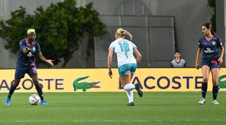 ג'ני מבאלאק (נעם מורנו) ג'ני מבאלאק