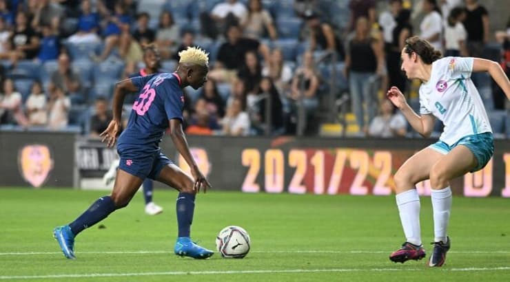 ג'ני מבאלאק (נעם מורנו) ג'ני מבאלאק