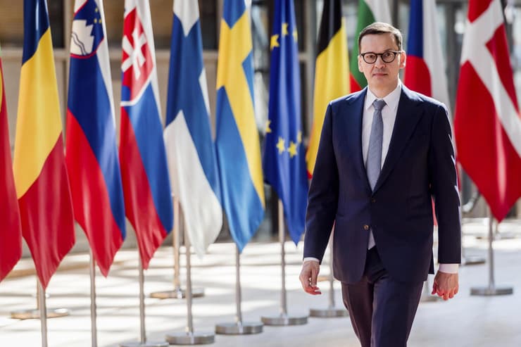 ראש ממשלת פולין מתיאוש מורבייצקי ב פסגת מנהיגי האיחוד האירופי ב בריסל