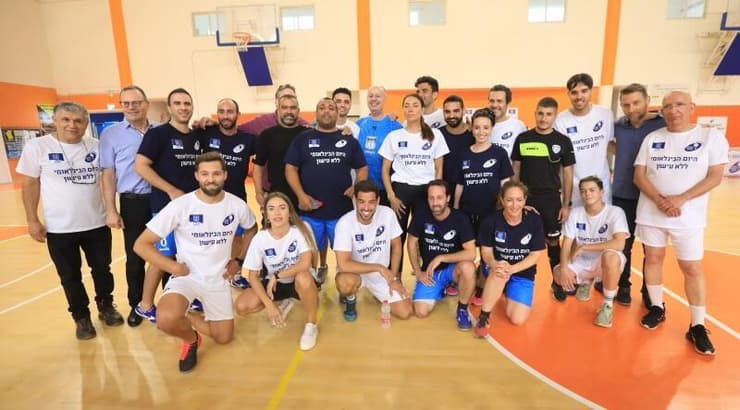 נבחרות חברי הכנסת וכוכבי הרשת (מיכה בננו) נבחרות חברי הכנסת וכוכבי הרשת