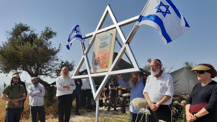 האנדרטה שהוקמה בחומש לזכרו של יהודה דימנטמן ז"ל