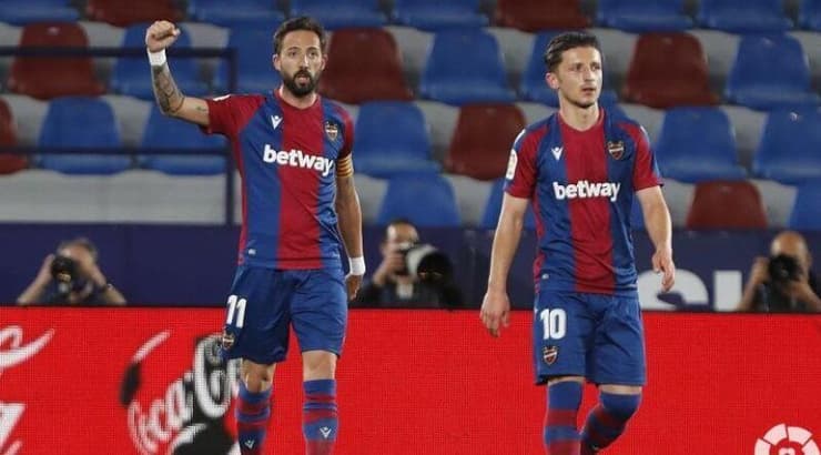 חוסה לואיס מוראלס חוגג (La Liga) חוסה לואיס מוראלס חוגג