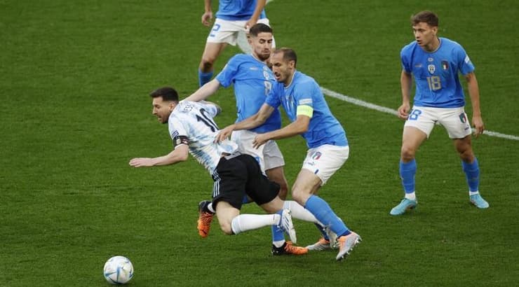 ליאו מסי מוכשל