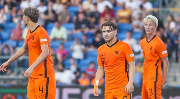 שחקני נבחרת הולנד (שחר גרוס) שחקני נבחרת הולנד