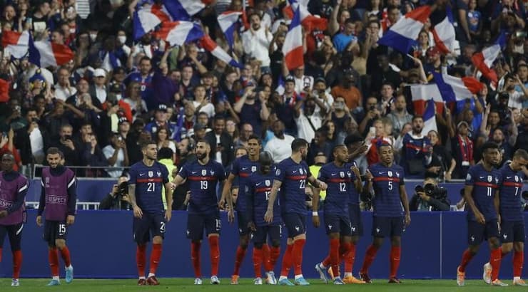 שחקני צרפת חוגגים