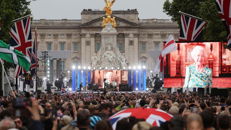 חגיגות יובל הפלטינה לציון 70 שנה למלכותה של ה מלכה אליזבת השנייה בריטניה לונדון ארמון בקינגהאם