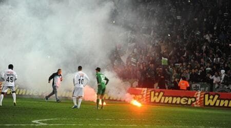 אבוקות על כר הדשא? במועדונים כבר לא סולחים