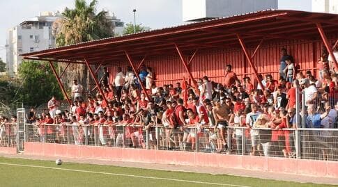 אוהדי הפועל ת"א. חוזרים לבלומפילד