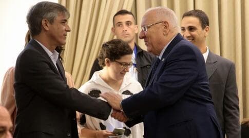 רובי ריבלין ואלי אוחנה. בית"ר באמת הובילה לשינוי ביציעים?