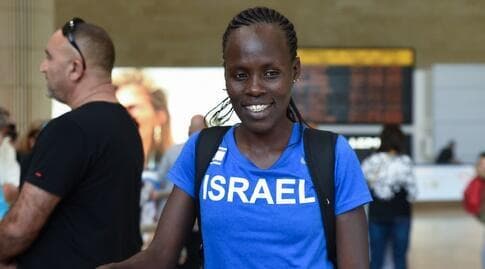 עושה חיל במדי נבחרת ישראל. לונה צ'מטאי סלפטר