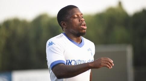 נייג'ל האסלביינק. נשאר למרות החיזורים