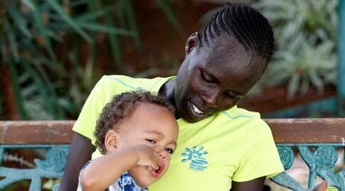 לונה סלפטר עם בנה רוי