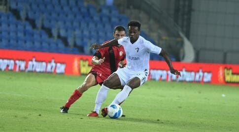 לוי גארסיה עם הכדור