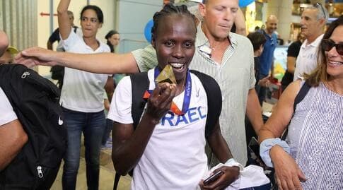 לונה צ'מטאי-סלפטר