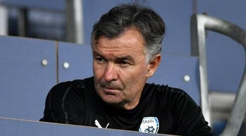 רוטנשטיינר. "היתרון שלי הוא שאני לא מבין עברית" (עמרי שטיין) רוטנשטיינר. "היתרון שלי הוא שאני לא מבין עברית"