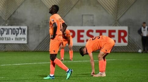 שחקני נס ציונה מאוכזבים. ידעו להתרומם מזה ביחד (חגי מיכאלי) שחקני נס ציונה מאוכזבים. ידעו להתרומם מזה ביחד