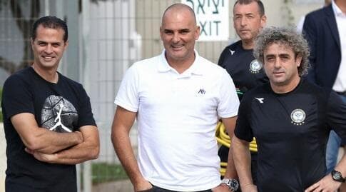 ראובן עטר, אלון חזן ואלון חרזי. 3 מ-11