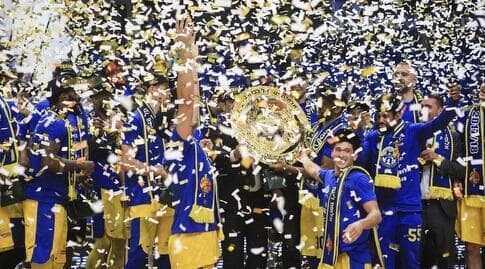 מכבי ת"א חוגגת אליפות